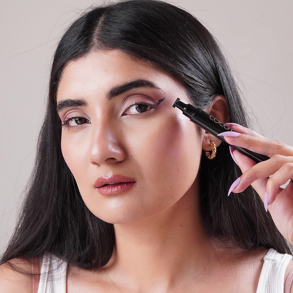 winged eyeliner stamp